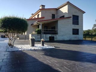 Chalet in Carballiño (O)