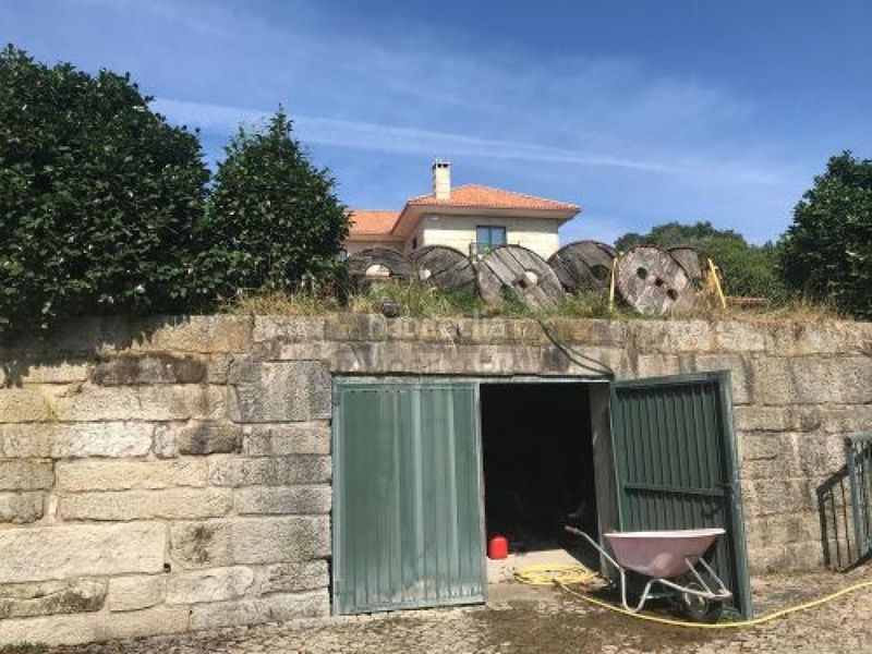 Foto fdde7a21-eddf-4373-b6f8-fcda3c3d7043. Chalet con riscaldamento parcheggio piscina in Barrocanes Ourense