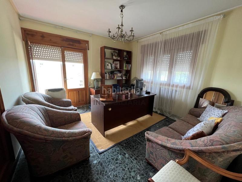 Foto bd3b1aa6-a5cd-4e73-8337-7f40c6340a4b. Chalet en Coles