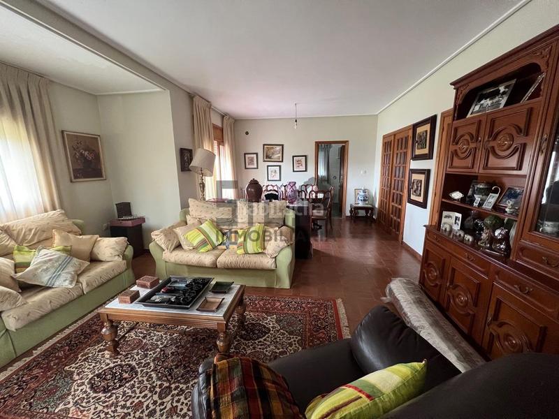 Foto d27a47cc-38aa-41a4-ba75-9b434078efa8. Chalet en Coles