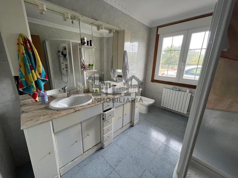 Foto edbeb2c2-38e0-4afd-bfdb-7ea2a4875c41. Chalet avec chauffage parking piscine dans Ventiun Ourense