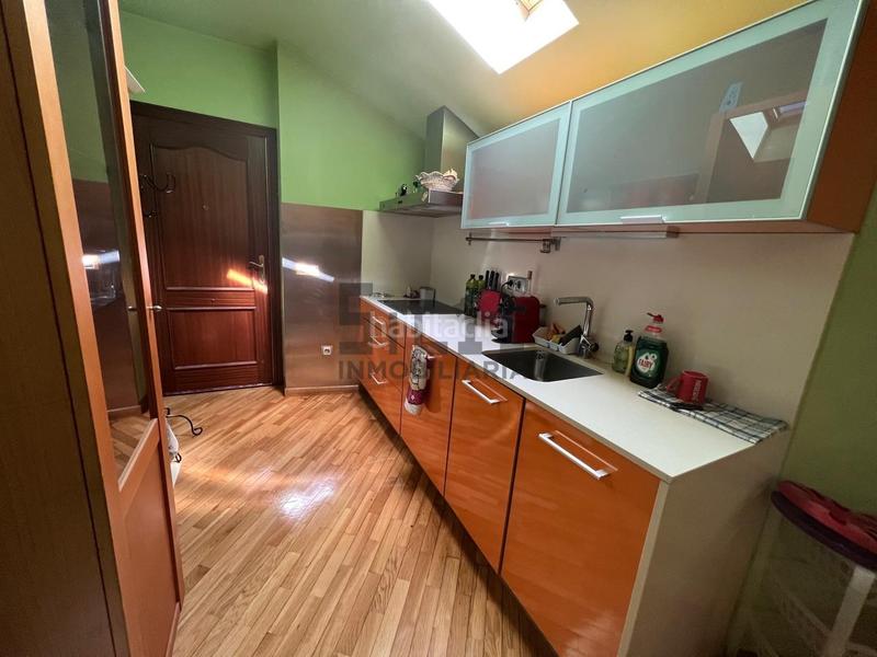 Foto dbc33811-96a2-4312-beb6-50a60977286d. Dúplex amb calefacció aparcament a Couto Ourense