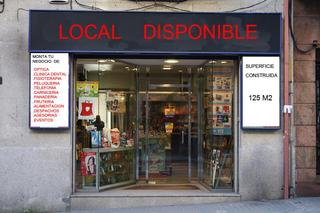 Miete Geschäftsraum  Ervedelo