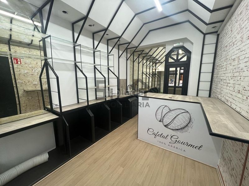 Foto 765ef50e-5fd7-40b7-800e-ea5af860d18d. Local comercial a Centro Ourense