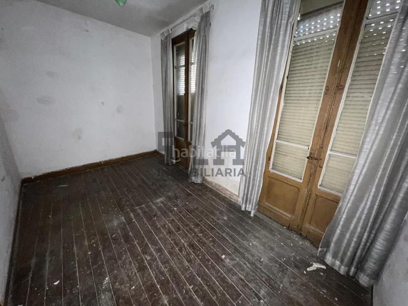 Foto c61ed549-0c63-4444-89f3-c0a2f83cafad. Edificio en Carballiño (O)