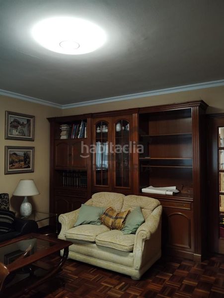 Foto c28852ea-69b2-4b24-a888-b9756f272082. Flat with heating parking in Centro Ourense