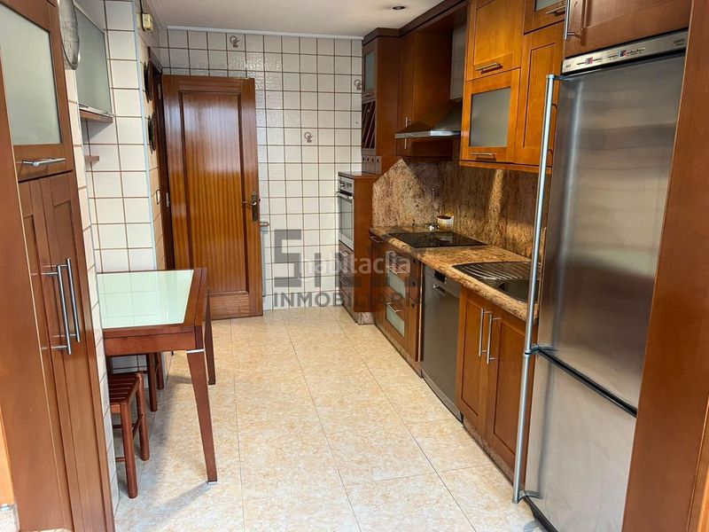 Foto c93e99f0-a399-4e87-a178-370b75c55a09. Flat with heating parking in Centro Ourense