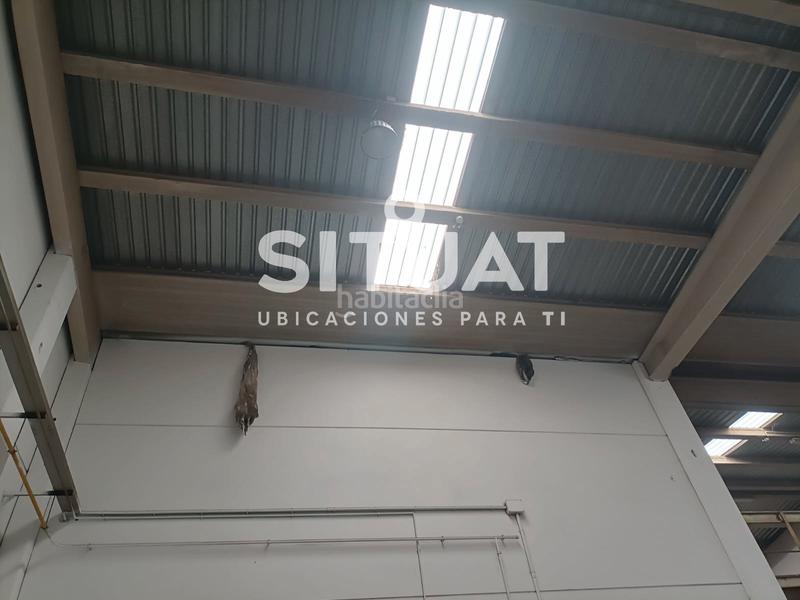 Foto 793a047a-43e7-4644-91df-f624408c7399. Lloguer nau industrial a carrer del segre 5 a Valldoreix Sant Cugat del Vallès