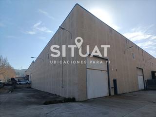Location Bâtiment à usage industriel à Carrer del segre 5. Nave esquinera  a 3 vientos con patio delantero y lateral