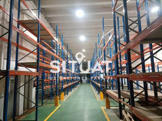 Nau industrial a Carrer tramuntana 2. Excelente nave con oficinas montacargas buena imagen corporativa