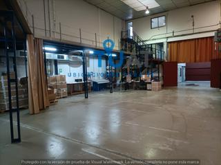 Nau industrial a Carrer torruella i urpina 1. Impecable nave esquinera con patios y oficinas en perfecto estad