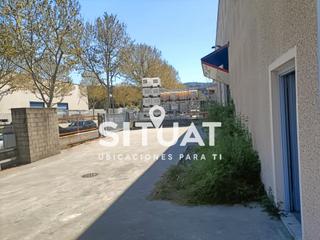 Location Bâtiment à usage industriel à Carrer del segre 5. Excelente nave con patio delantero y trasero