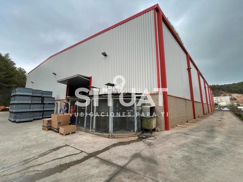 Foto dad70cd6-1512-41b1-b645-734df10044d9. Affitto capannone industriale in carrer praga 8 in Rubí