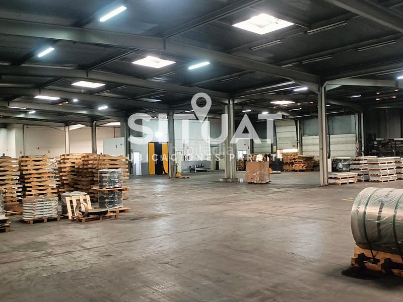 Foto 48914efb-cbf1-4c49-b0b7-322cf2f7e12e. Nau industrial a carrer estàtica 11 a Castellbisbal