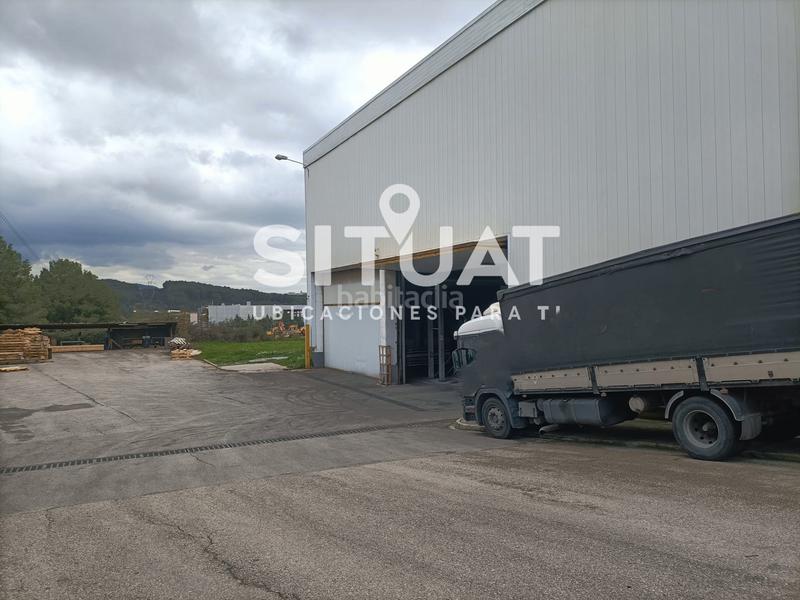 Foto 8ef54aea-a4a9-457f-948e-c593ffb1c724. Nau industrial a carrer estàtica 11 a Castellbisbal