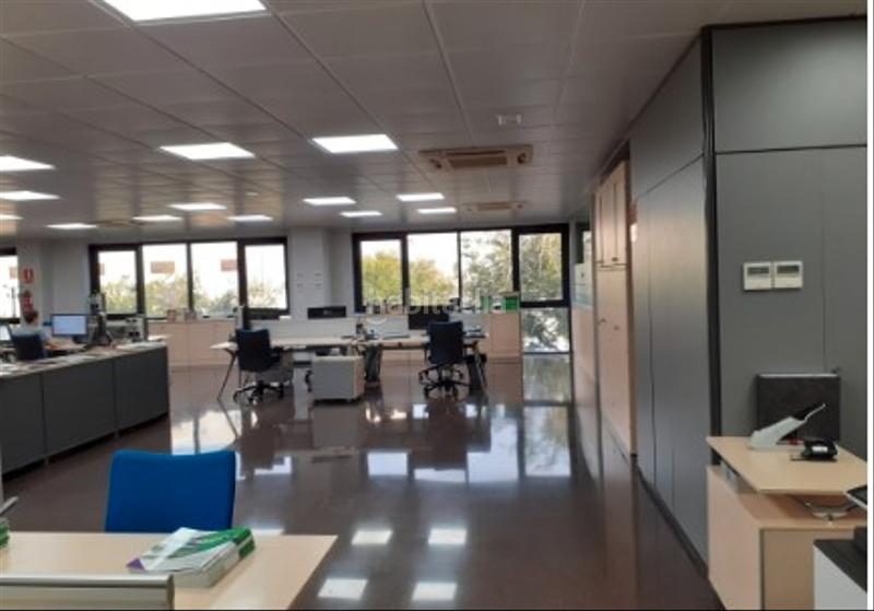 Foto 18653898-6f53-48ce-a16a-82397e1b2d54. Rent industrial building in carrer primer de maig 38 in Hospitalet de Llobregat (L´)