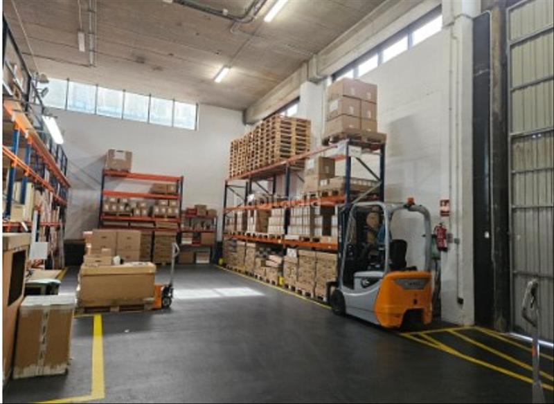 Foto 49921958-12e3-4b77-b350-73e036738fa2. Rent industrial building in carrer primer de maig 38 in Hospitalet de Llobregat (L´)