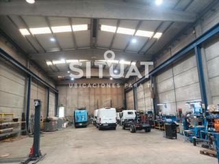 Lloguer Nau industrial a Carrer del mestral 5. Nave adosada con imagen corporativa y patio para maniobras trail