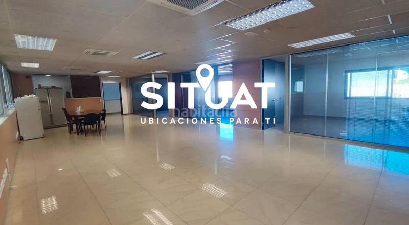 Foto 0a609e58-09ea-40f5-97dd-bce67aeed623. Location bâtiment à usage industriel dans carrer d'avinyó 2 dans Rubí