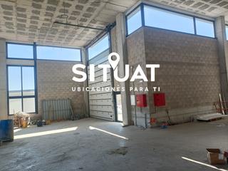 Lloguer Nau industrial a Calle de pablo iglesias 17. Naves esquineras con patio delantero con gran imagen corporativa