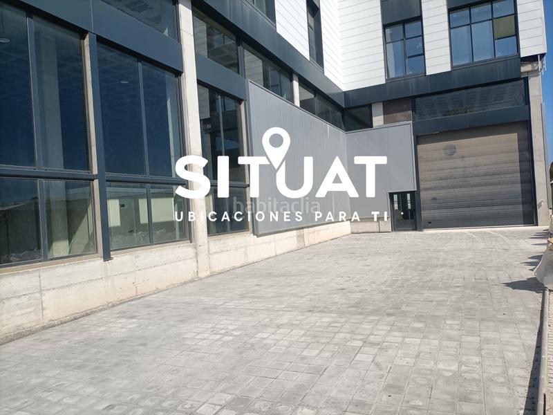 Foto 6cda09a9-555e-421e-a324-8aed396f3397. Lloguer nau industrial a avinguda joan carles i 8 a Hospitalet de Llobregat (L´)