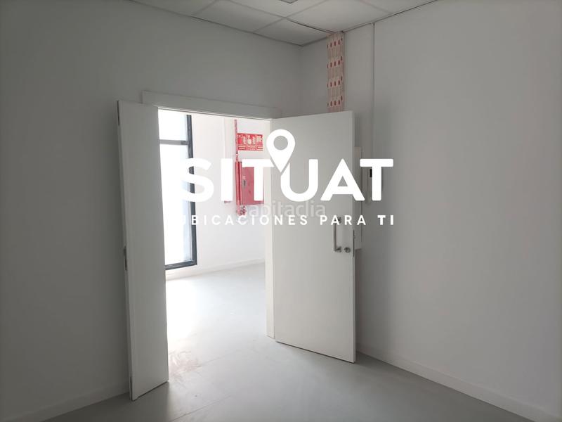 Foto f079a378-b194-458e-a88f-efd0996879fc. Location bureau dans avinguda joan carles i 30 dans Hospitalet de Llobregat (L´)