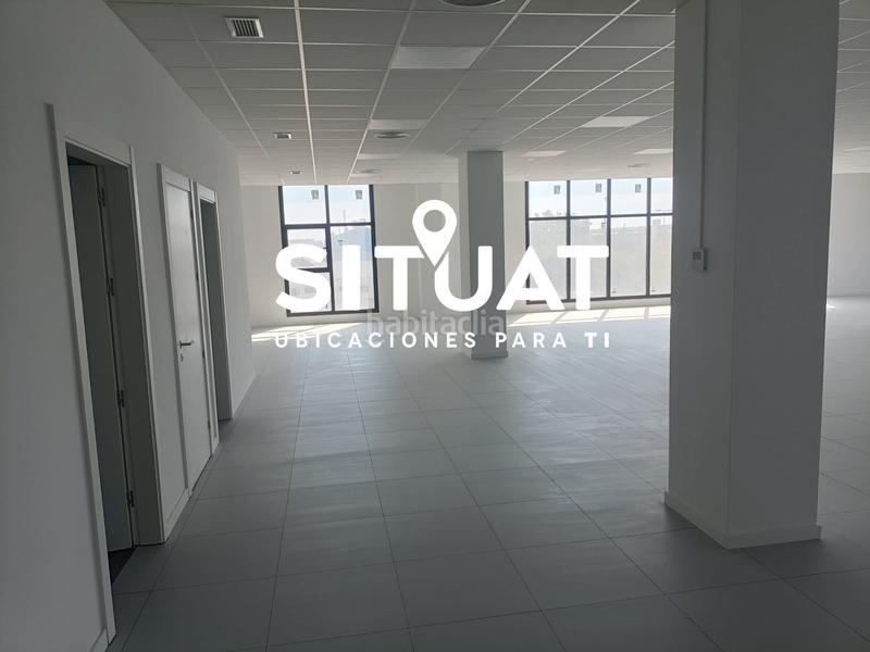 Foto 5e6a84f1-4e92-47e2-8ae0-c6ec3dbefb82. Rent office space in avinguda joan carles i 30 in Hospitalet de Llobregat (L´)