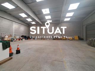 Miete Fabrikhalle  Carrer dels ponts de can baruta 2b. Nave industrial con patio delantero y oficinas para entrar