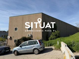 Location Bâtiment à usage industriel à Carrer indústria 50. Nave esquinera impecable con patio delantero y oficinas en perfe