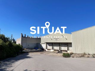 Lloguer Nau industrial a Carrer ferralla 18. Nave tipo c con 6 muelles de carga 2 naves comunicadas entre si