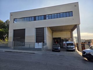Affitto Capannone industriale in Avinguda de gaudi 180. Magnifica nave industrial de 1.430 m2 tipo c con muelle de carga