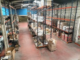 Location Bâtiment à usage industriel à Carrer y 27. Nave industrial tipo c aislada de 3970 m2 con 2 muelles de carga