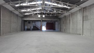 Lloguer Nau industrial a Carrer de múrcia 33d. Nave adosada con patio delantero y trasero  diafana