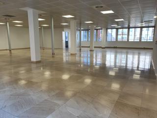 Rent Office space in Carrer de galileu 17. Excelente estado lista inicio actividad