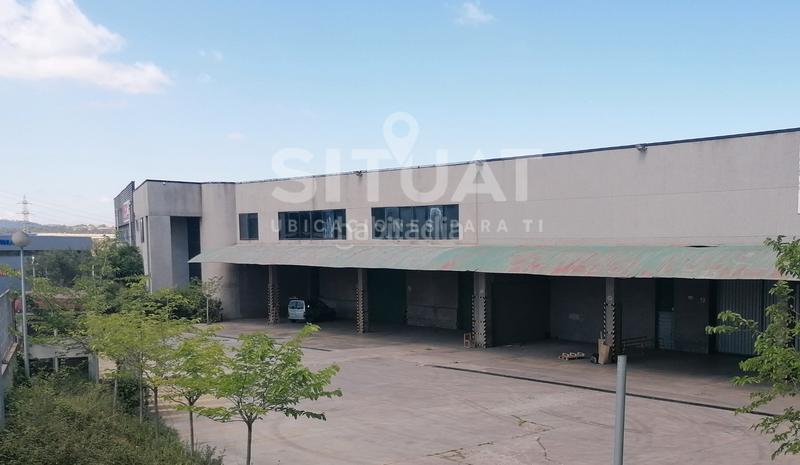 Foto 2cb3bfa3-16df-4e3a-be1e-aa179437dd07. Lloguer nau industrial a avinguda compositor bizet 49 a Rubí