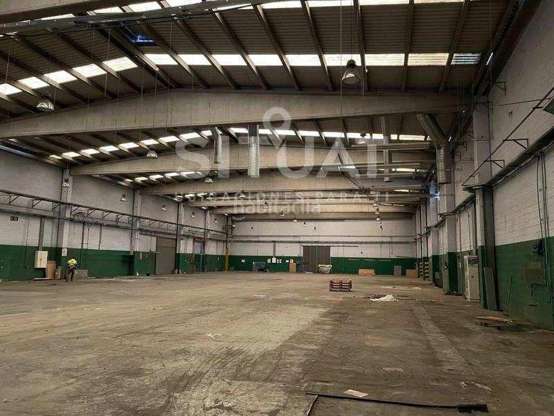 Foto 3e9997e2-ee61-4be4-acb0-5c61a62cbfa5. Lloguer nau industrial a avinguda compositor bizet 49 a Rubí