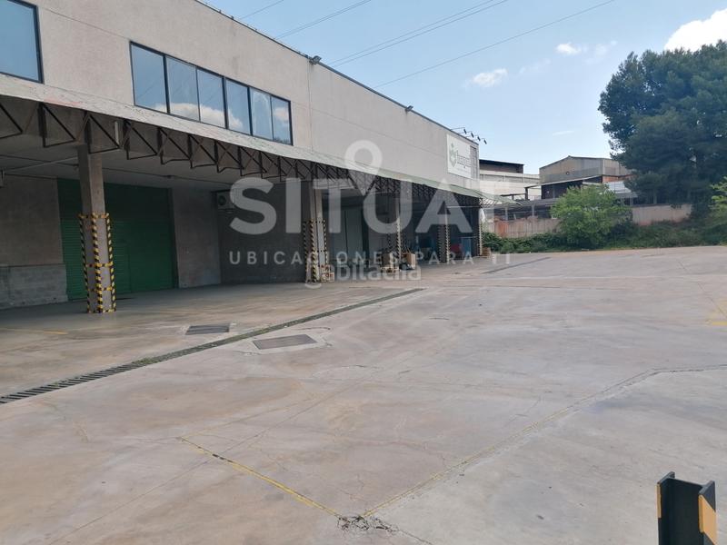 Foto 4dbff1d4-687e-4ca0-b5dc-280fb8760ca9. Lloguer nau industrial a avinguda compositor bizet 49 a Rubí