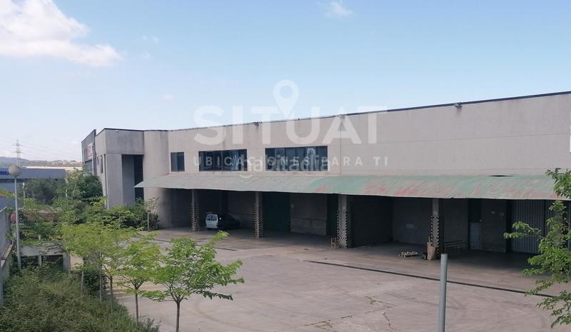 Foto ec079e2c-84ec-4815-9067-837bad8f88fb. Lloguer nau industrial a avinguda compositor bizet 49 a Rubí
