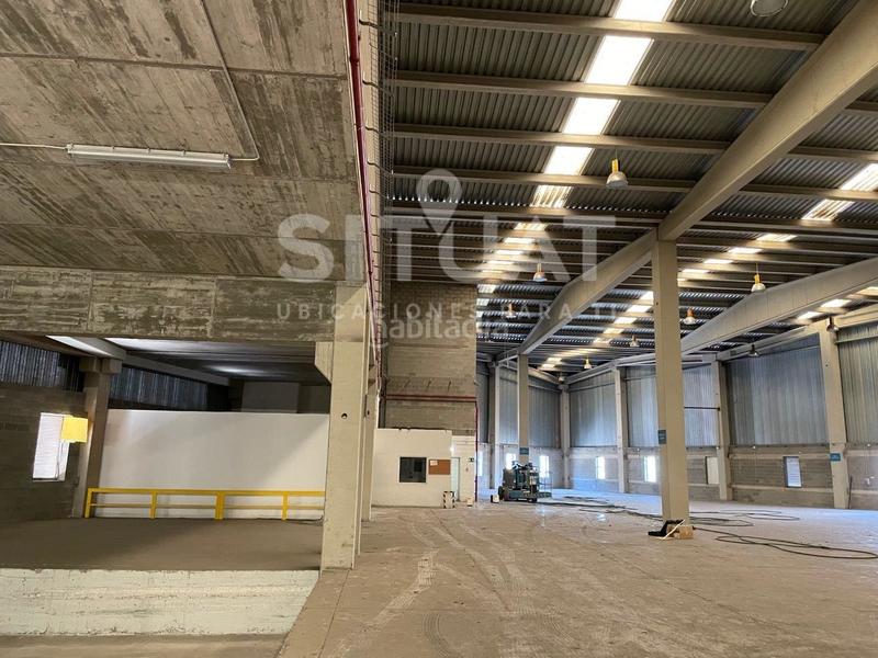 Foto 4b61842e-9824-45a5-b92d-75f68341cd15. Rent industrial building in avinguda compositor bizet 49 in Rubí