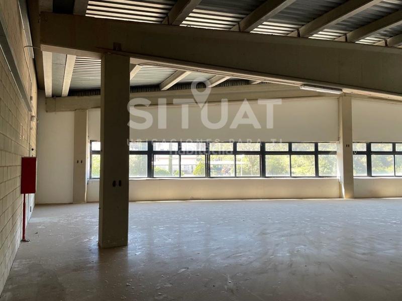 Foto 516c12a3-613f-46a4-8293-c5f0ce55adcf. Rent industrial building in avinguda compositor bizet 49 in Rubí