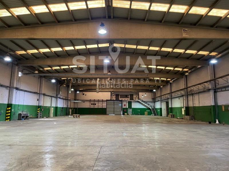 Foto 9f404bb4-0281-414e-a4ea-1f7a96ea1625. Rent industrial building in avinguda compositor bizet 49 in Rubí