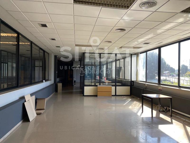 Foto cde06c4c-dc7e-4480-87e6-4ddbd60f7c06. Rent industrial building in avinguda compositor bizet 49 in Rubí