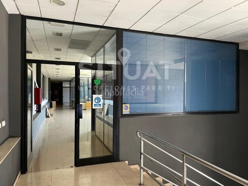 Foto dd303aca-2bc8-4ecd-92cd-3e64ed4af4d5. Rent industrial building in avinguda compositor bizet 49 in Rubí