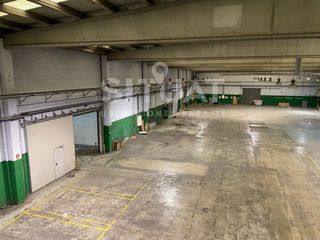 Rent Industrial building in Avinguda de bizet 49. Nave aislada  tipo c con 6700 m2  para inversores en planta con