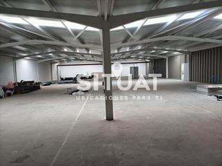 Industrial building in Carretera de torrelles de llobregat 1. Nave esquinera de 2400 m2 en 2 plantas de 1200 m2. para inversor