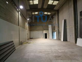 Location Bâtiment à usage industriel à Carretera de sant boi 79. Nave esquinera diafana con patio lateral y delantero