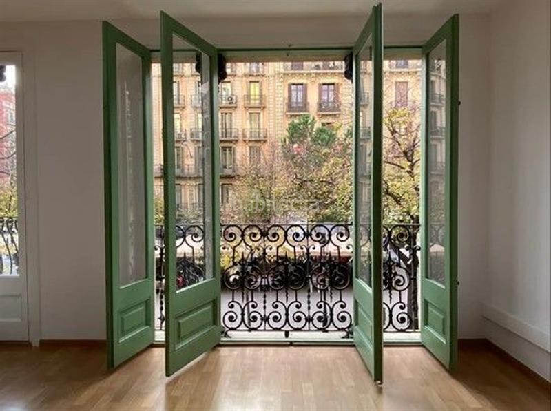 Foto c3f0df8f-2923-4b99-9345-38f503ecf5cf. Location bureau dans rambla de catalunya 40-80 dans Barcelona