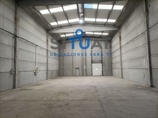 Lloguer Nau industrial a Carrer de la torre bovera 28. Nave tipo a con patio delantero y trasero