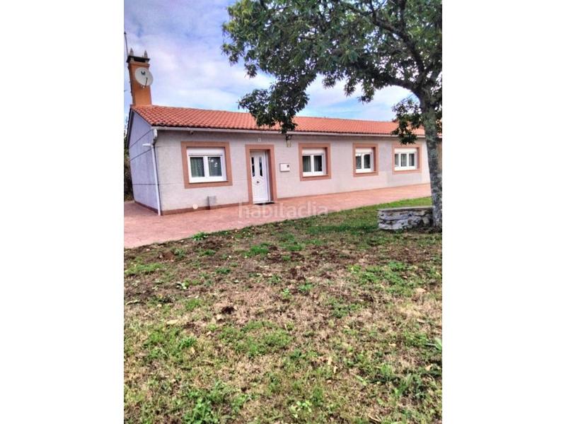 Foto b83e7274-c988-4d2a-8e2c-47e8a56757c9. Casa aparellada a lugar codesoso monte 3 a Sobrado