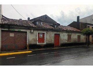 Maison jumelée à Calle avenida principal 17. Casa adosada en venta en curtis